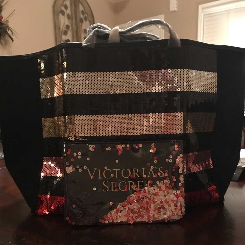 NWT Victoria’s Secret sparkle bag set